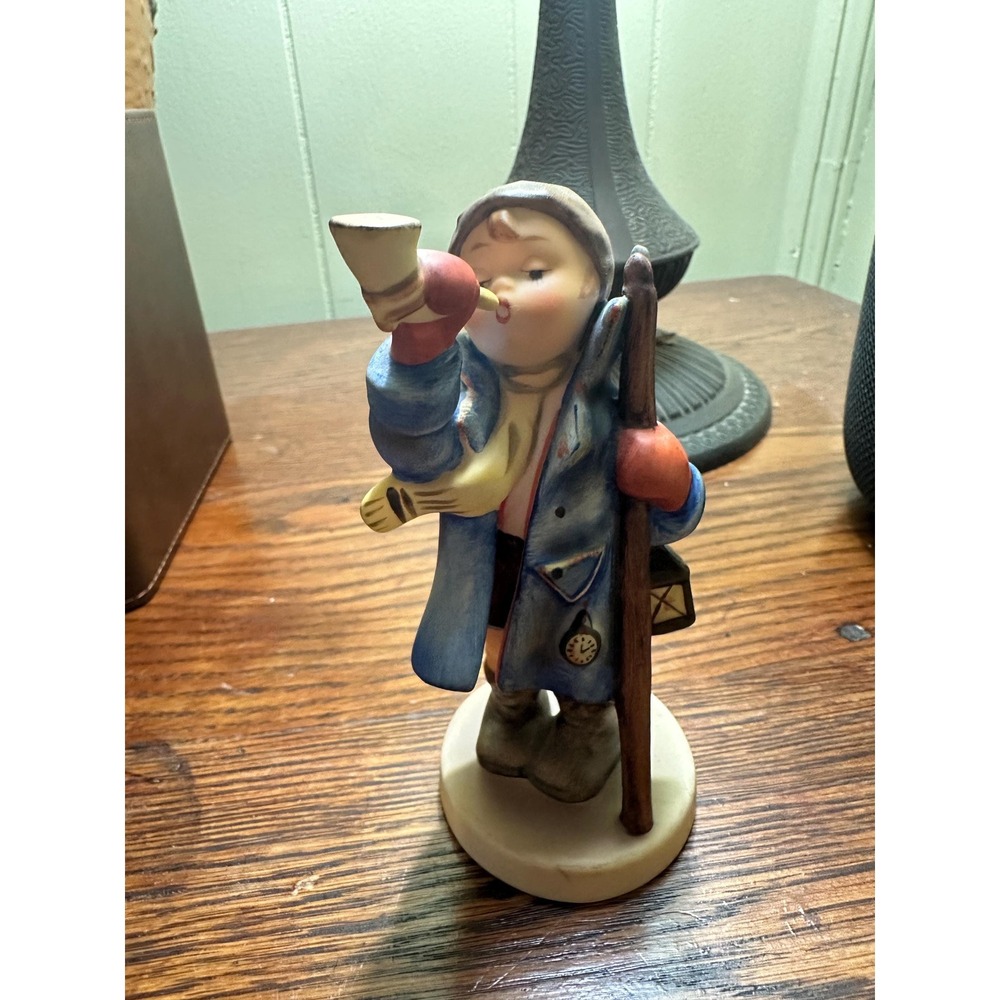 Goebel M.I. Hummel Figurine, Hear Ye #15/0, 5.75"